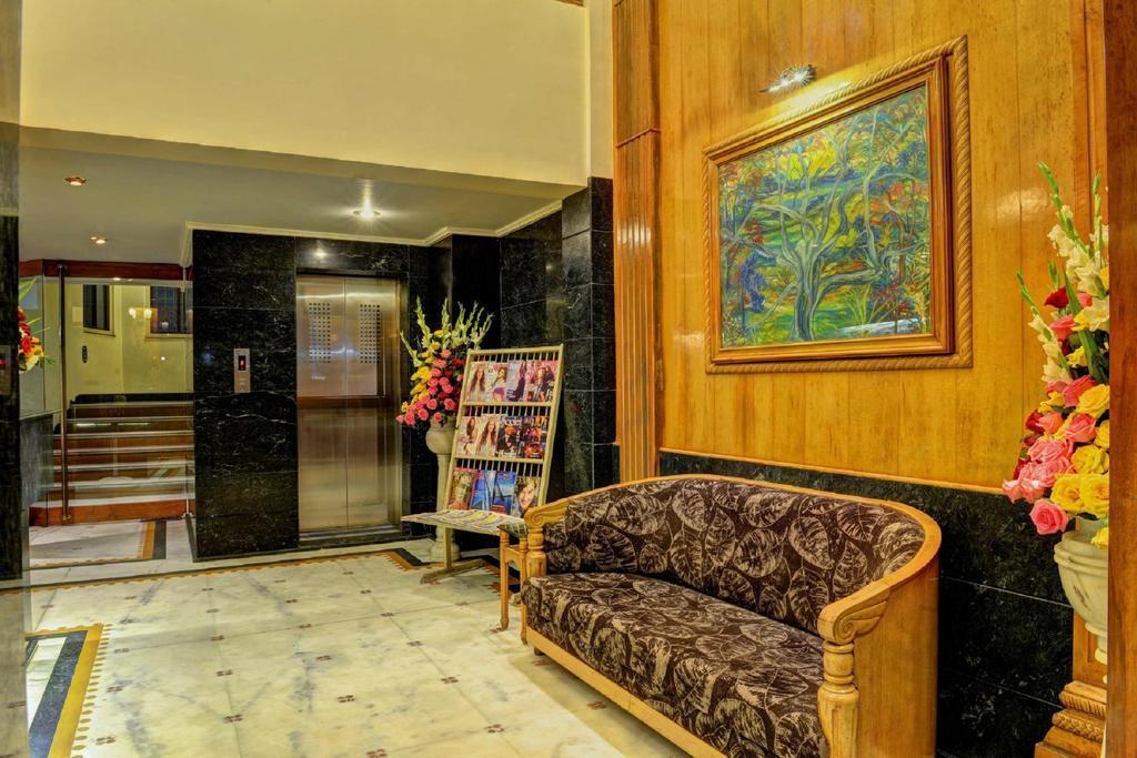 Hotel Pinnacle 아흐메다바드 외부 사진